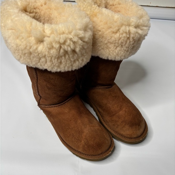 High Uggs - Picture 8 of 9
